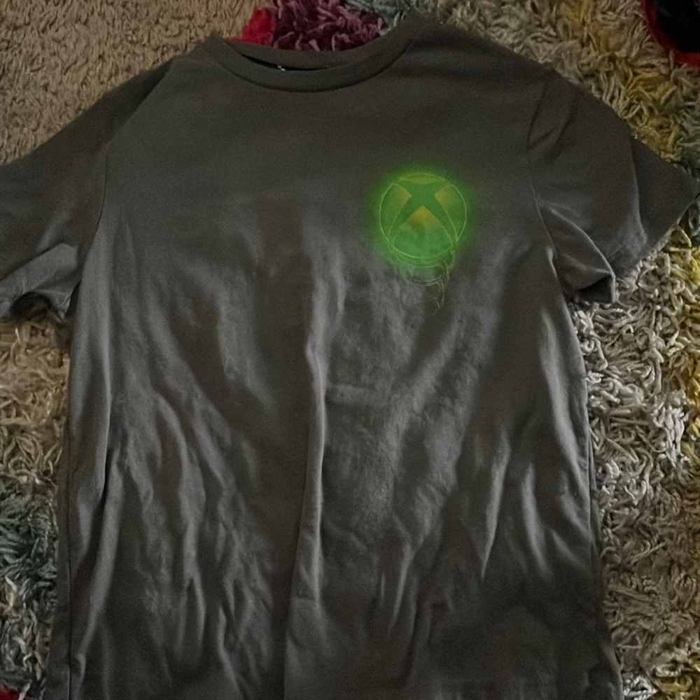 Xbox BOYS SHIRT SIZE 6/7 gently worn